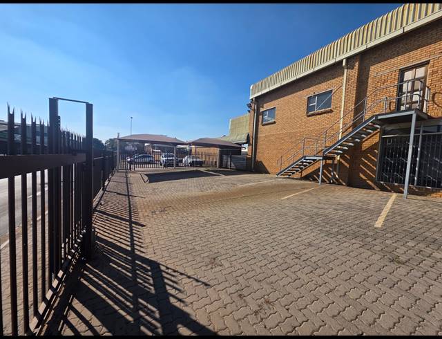 3,300M² WAREHOUSE TO LET IN ALRODE